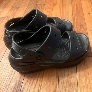 CROCS Mega Crush Sandals (size W8)